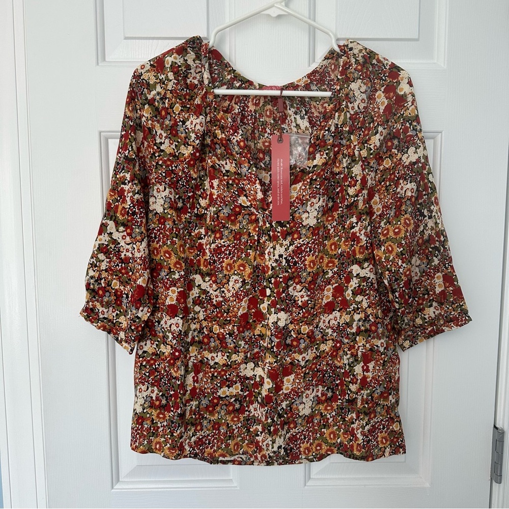 NWT Rose & Thyme Floral Blouse V-Neck Shirt Black Red Green Orange Colorful Sz M